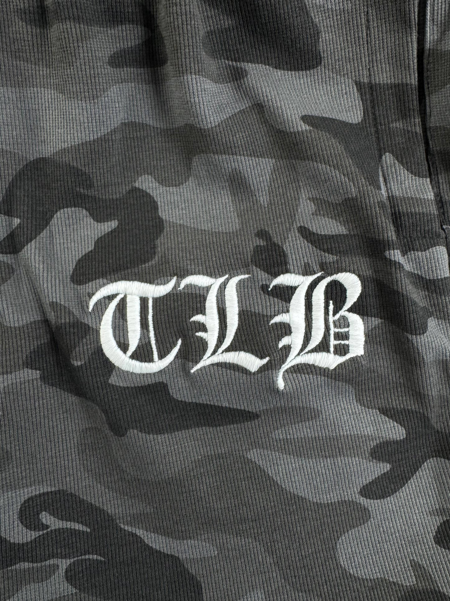 A CLOUD CAMOU SWEAT SHORTS