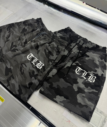 A CLOUD CAMOU SWEAT SHORTS