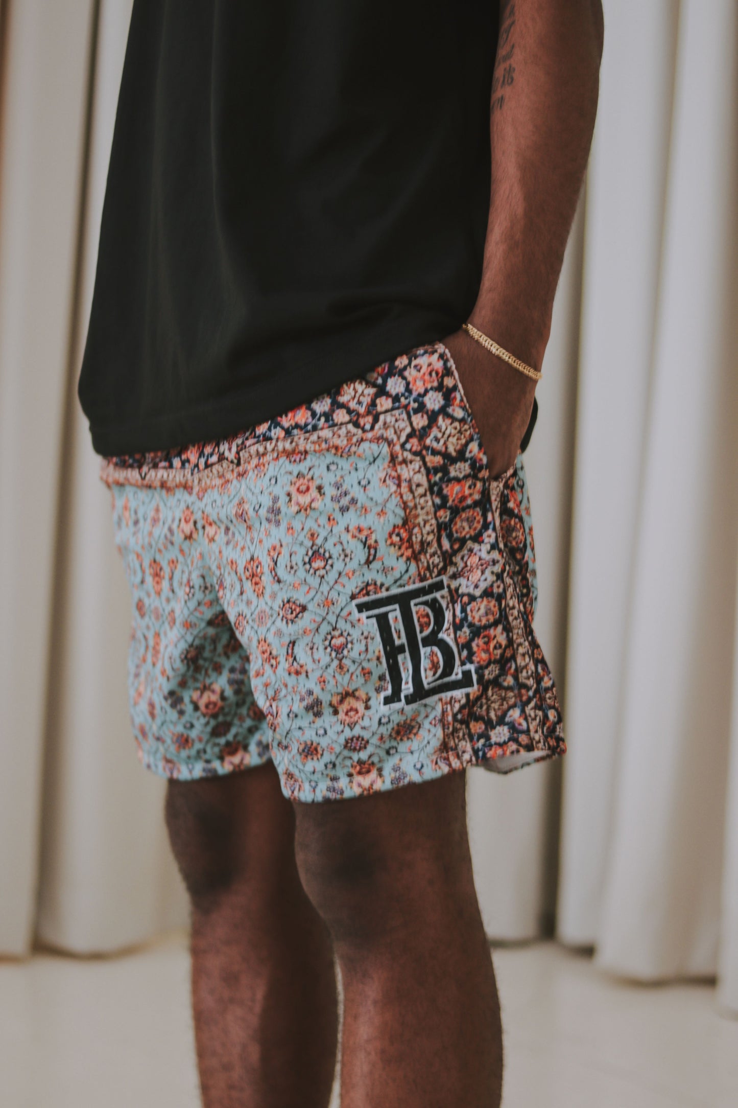 A PERSIAN RUG COLLECTION MESH SHORTS